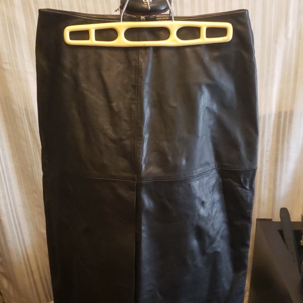 100% Leather pencil skirt
